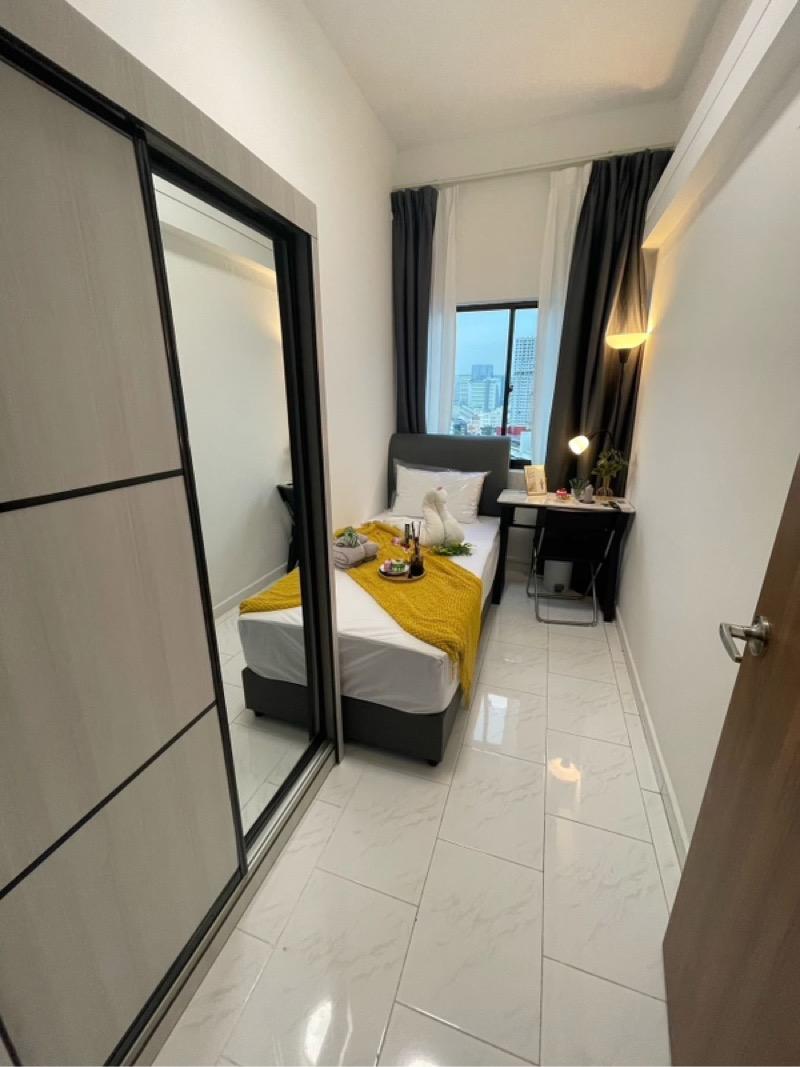 Textile Centre Apartment Room Rental, $1,194, 1 Bed 1 Bath 160 sqft $7.46 psf