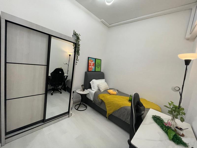 Textile Centre Apartment Room Rental, $1,186, 1 Bed 1 Bath 120 sqft $9.88 psf