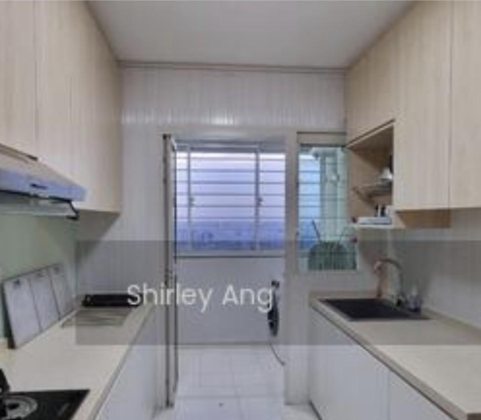 194B Bukit Batok West Avenue 6 HDB Apartment Room Rental, $1,500, 1 Bed 1 Bath 161 sqft $9.32 psf