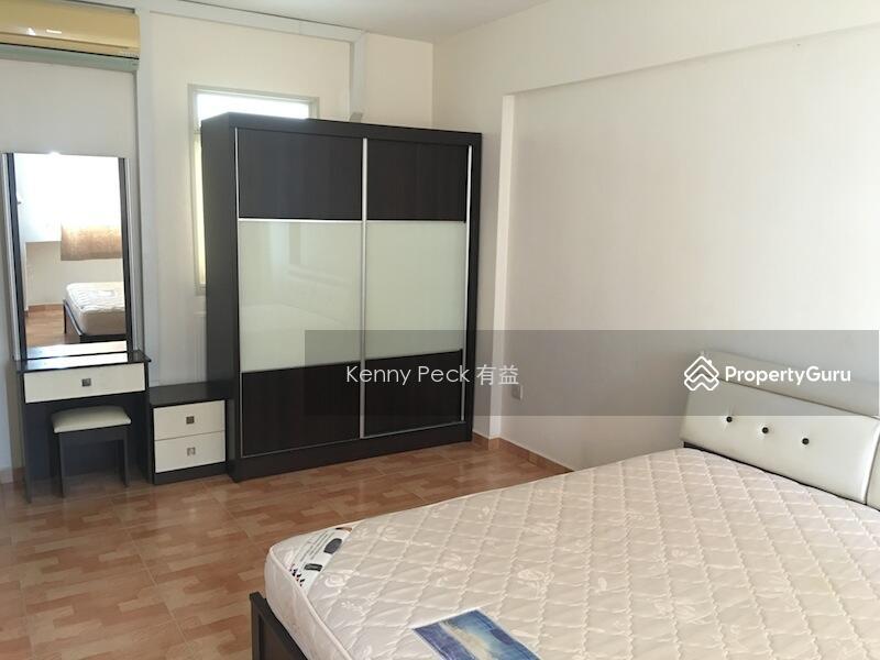 Prop-GPT: HDB Flat: D10 Holland 14 Ghim Moh Road