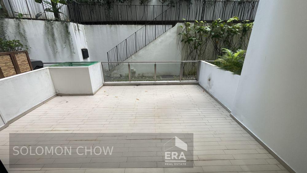 Prop-GPT: Condominium: D09 Cairnhill Waterscape at Cavenagh