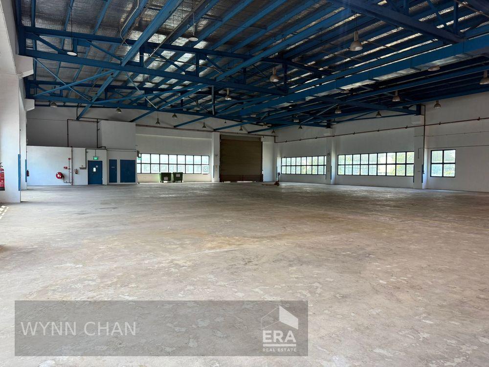 Tuas View Square Storage Space for Lease Column Free Move Immediate