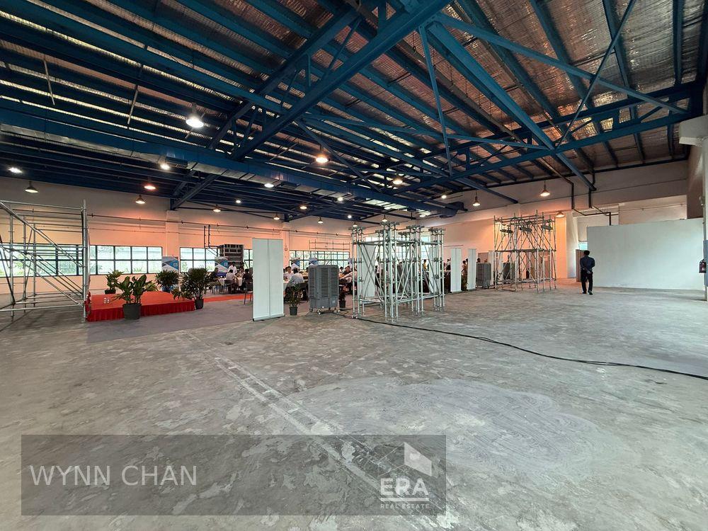 Tuas View Square Storage Space for Lease Column Free Move Immediate