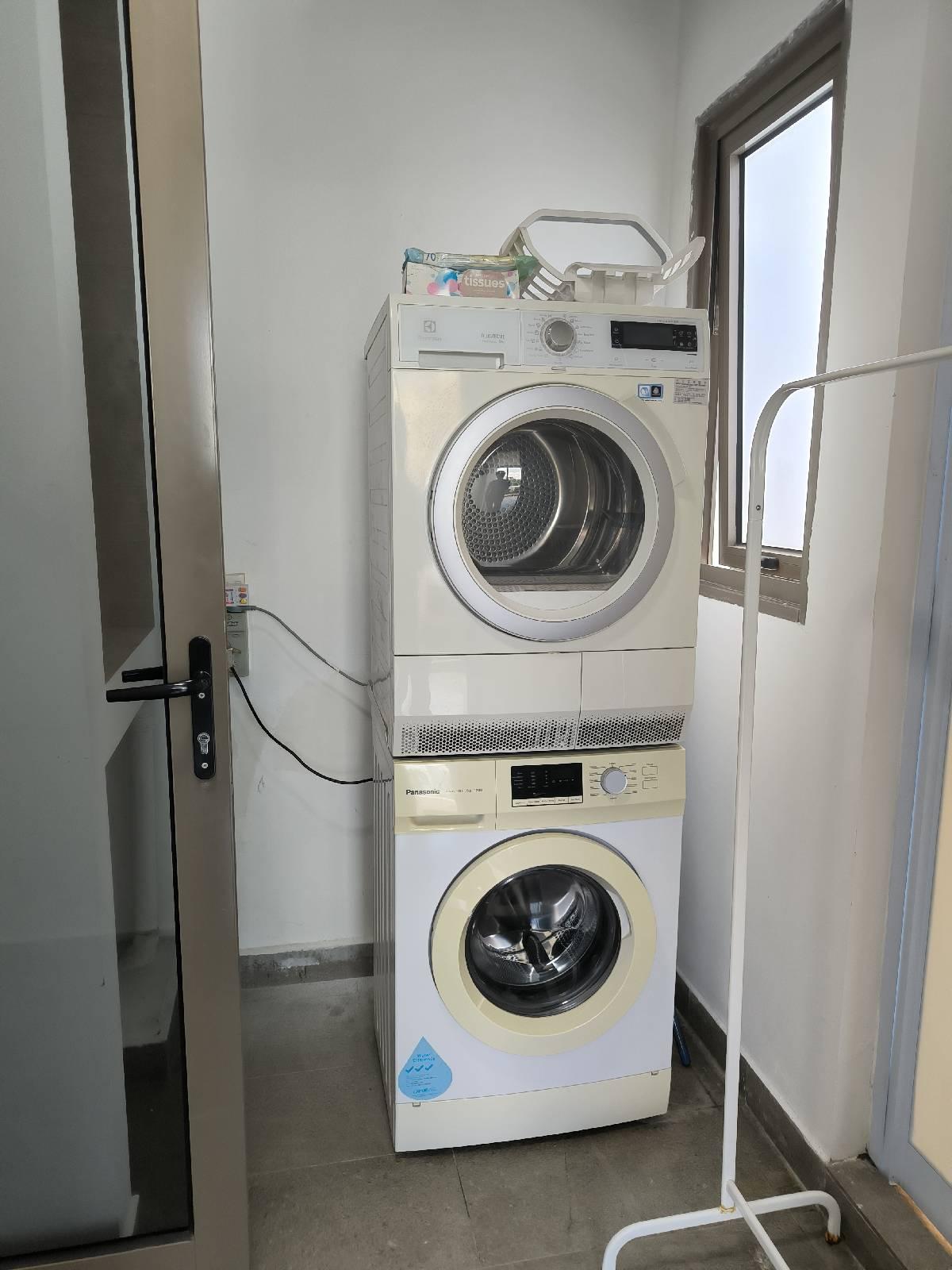 Dunman Regency Condominium For Rent, $3,000, 1 Bed 1 Bath 500 sqft $6.00 psf
