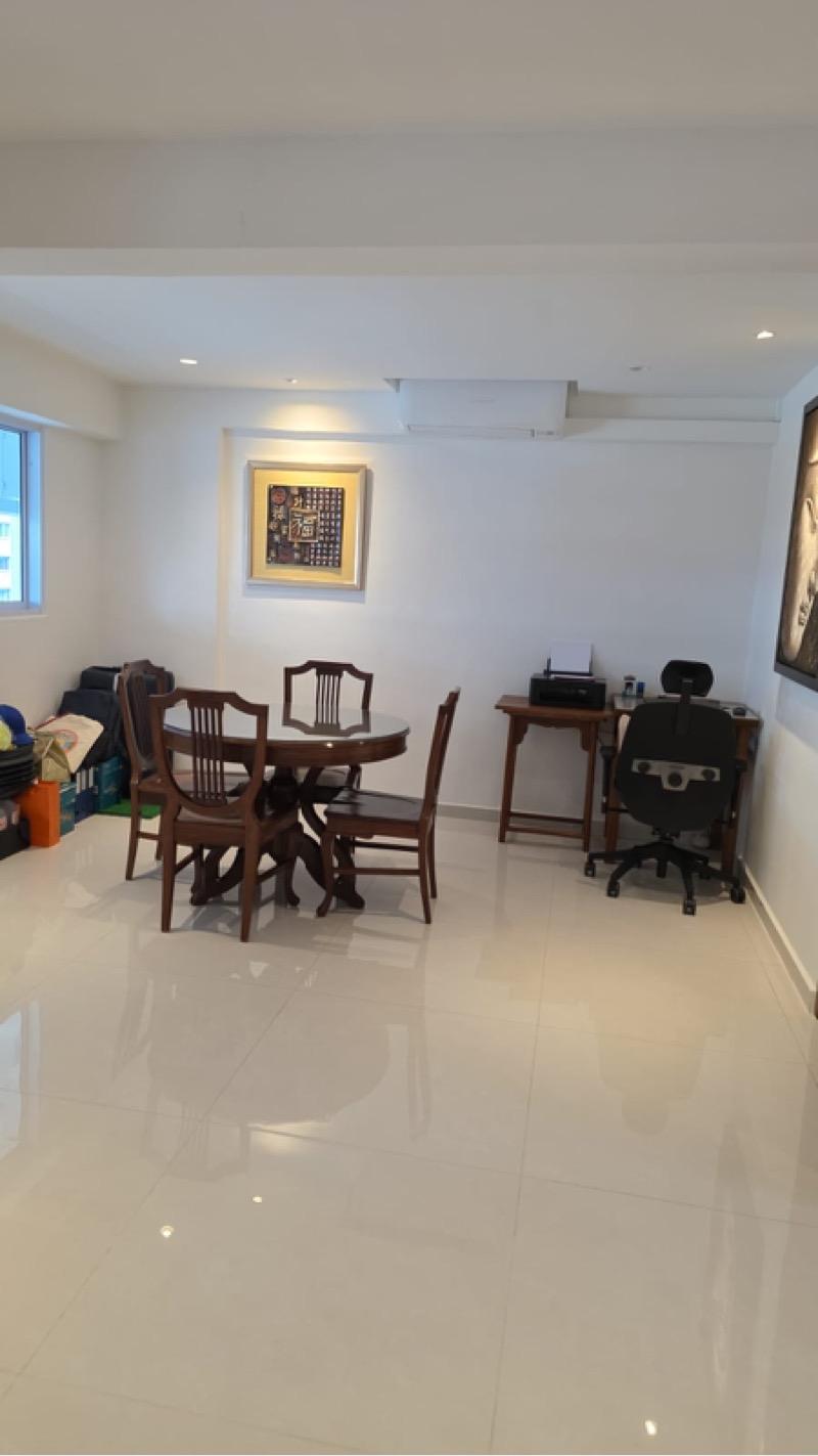 Prop-GPT: HDB Apartment: D22 Jurong 410 Pandan Gardens
