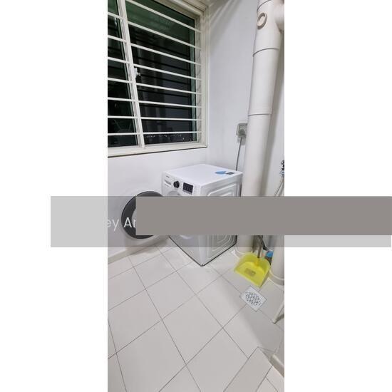 194B Bukit Batok West Avenue 6 HDB Apartment Room Rental, $1,500, 1 Bed 1 Bath 200 sqft $7.50 psf
