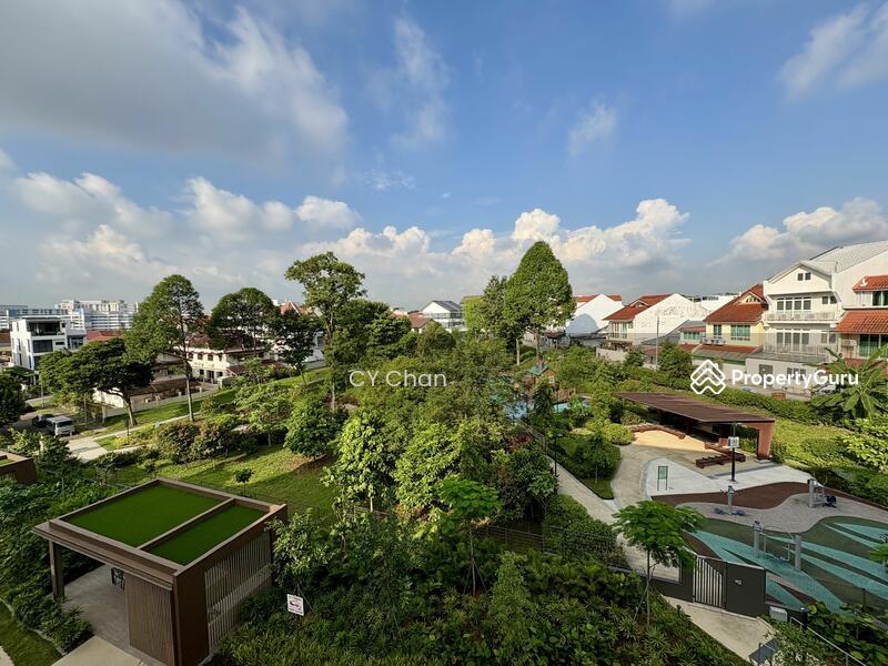 Prop-GPT: Condominium: D27 Yishun The Watergardens at Canberra