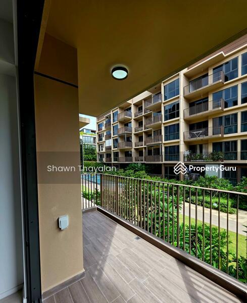 Prop-GPT: Condominium: D27 Yishun The Watergardens at Canberra