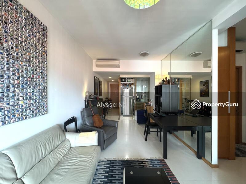 Prop-GPT: Apartment: D09  The Pier at Robertson