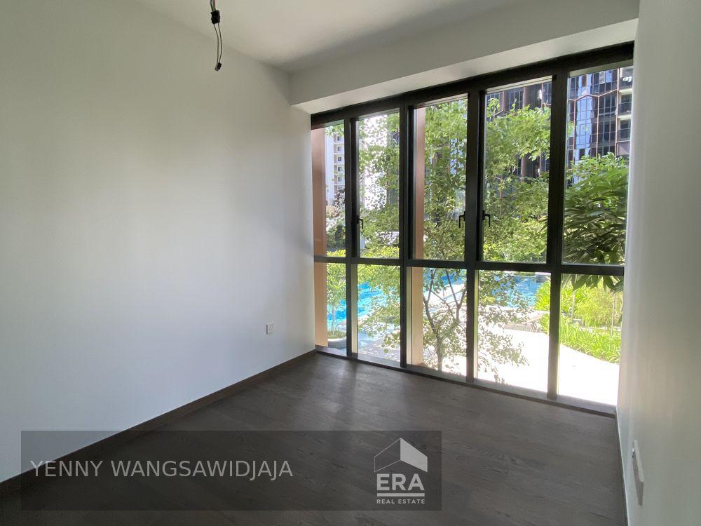 Brand New Unit! Private Lift