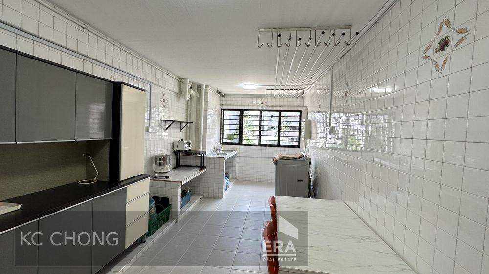 Prop-GPT: HDB - 2 room: D23 Bukit Batok 175 Bukit Batok West Avenue 8