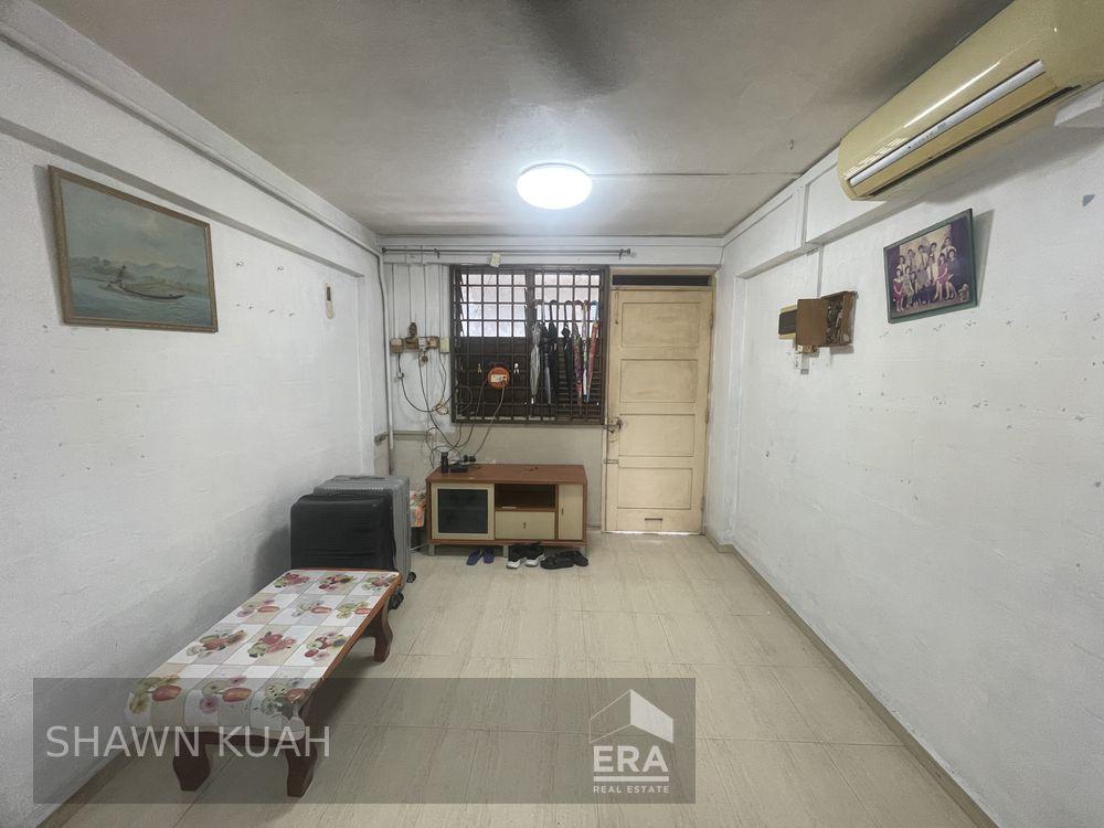 Prop-GPT: HDB - 2 room: D03 Queenstown 170 Stirling Road