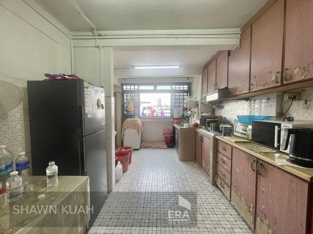 Fully Furnished. Ready to Move In. Mins Walk to Queenstown Mrt