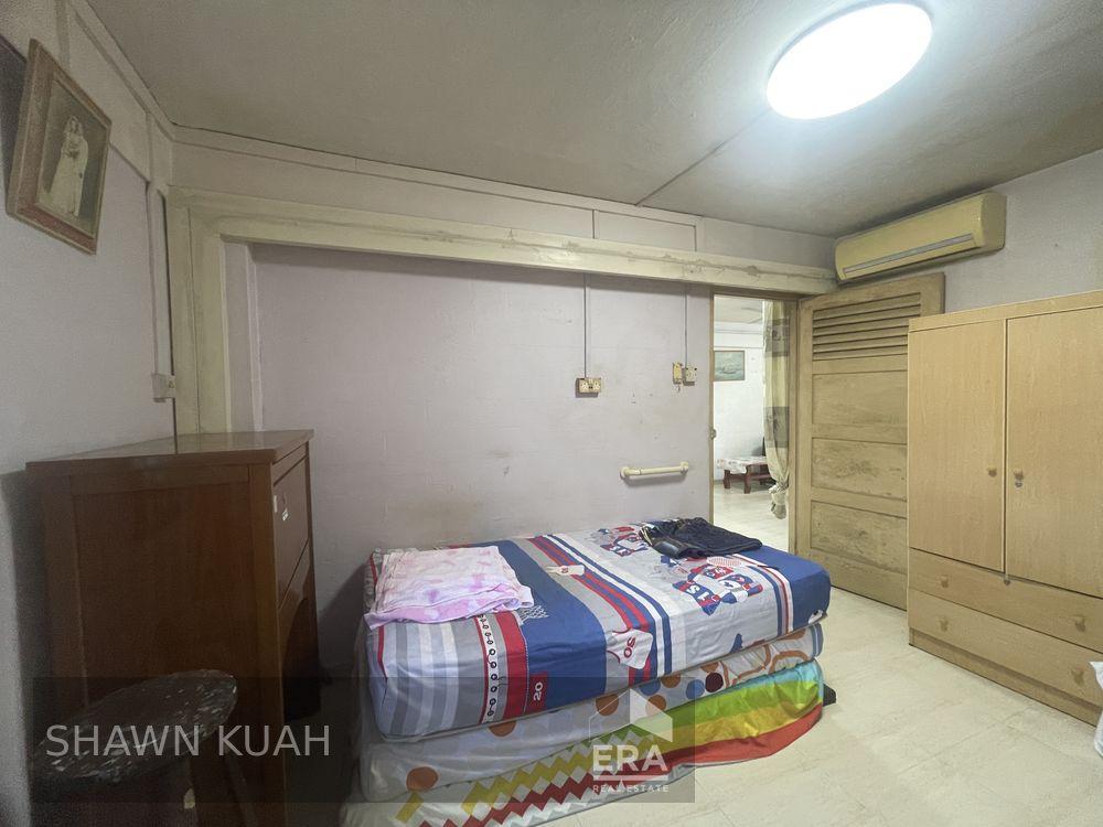 Fully Furnished. Ready to Move In. Mins Walk to Queenstown Mrt