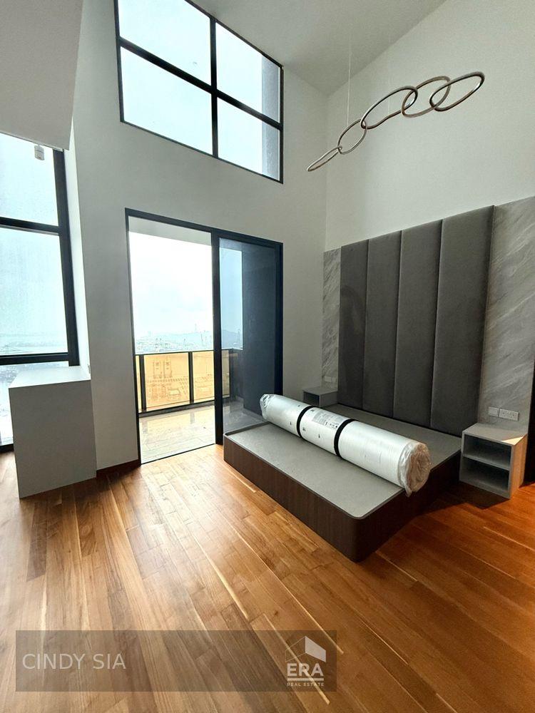 Penthouse Unit, Move in Ready!