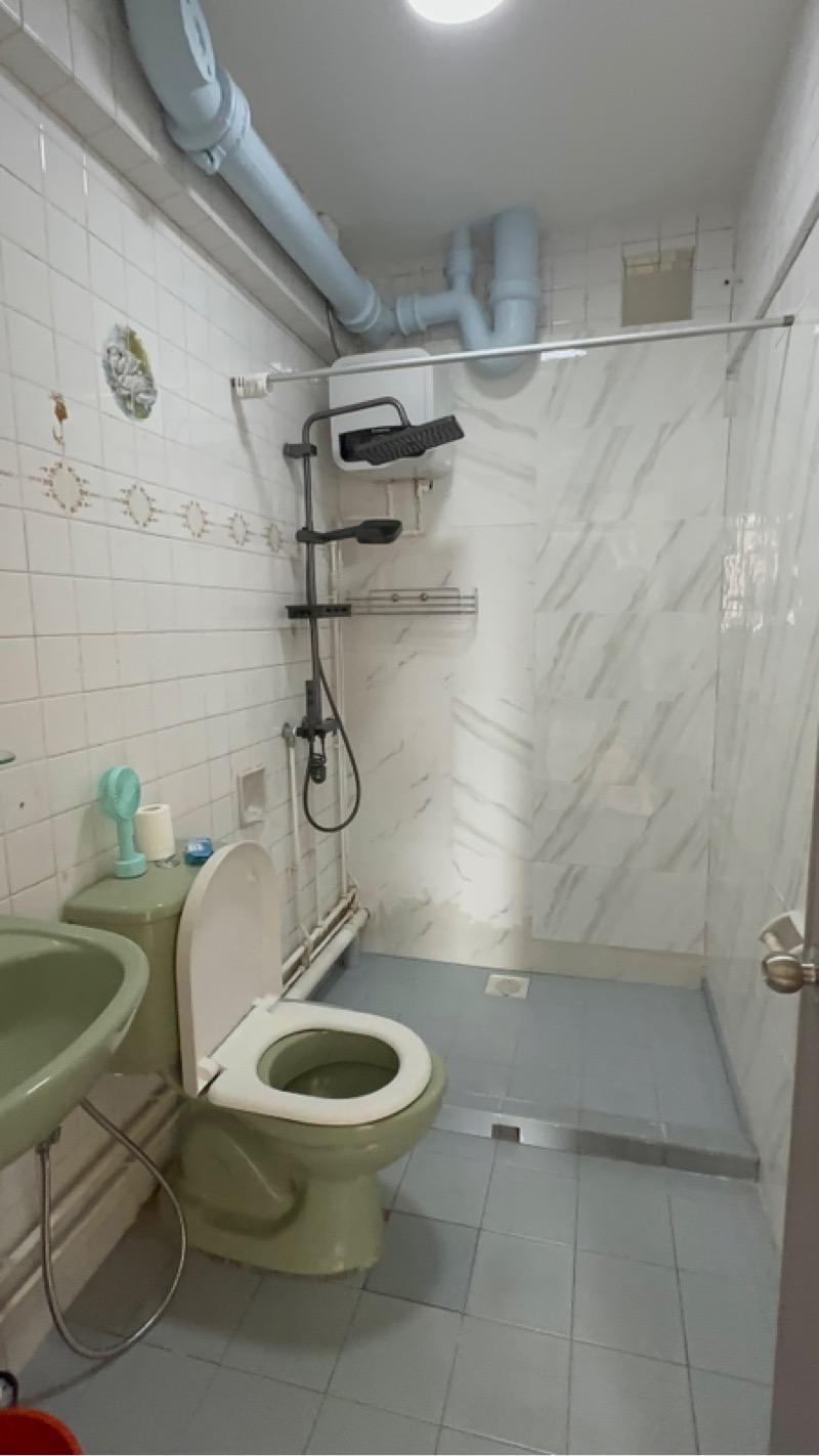 People's Park Complex Apartment Room Rental, $1,699, 1 Bed 1 Bath 180 sqft $9.44 psf