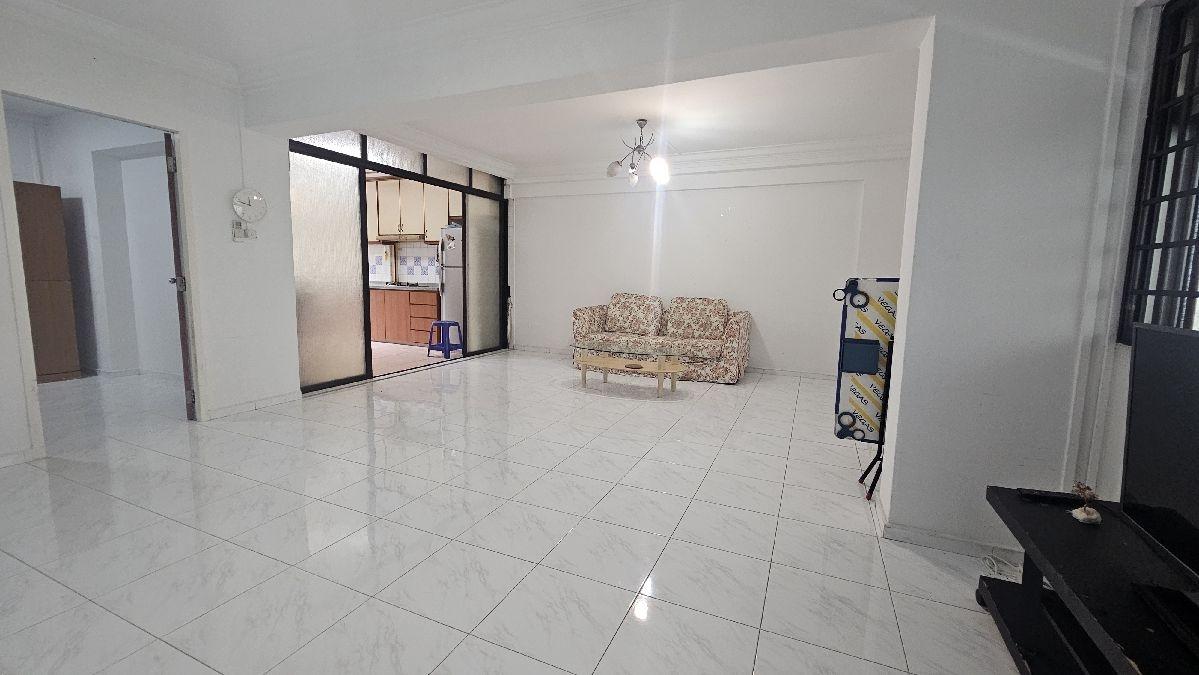 10 Lorong 7 Toa Payoh HDB Apartment For Rent, $3,800, 3 Bed 2 Bath 1,292 sqft $2.94 psf