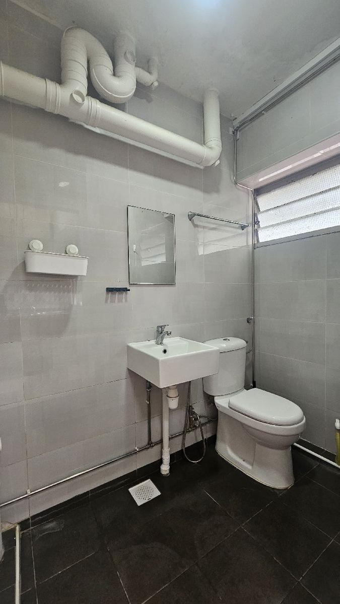 10 Lorong 7 Toa Payoh HDB Apartment For Rent, $3,800, 3 Bed 2 Bath 1,292 sqft $2.94 psf
