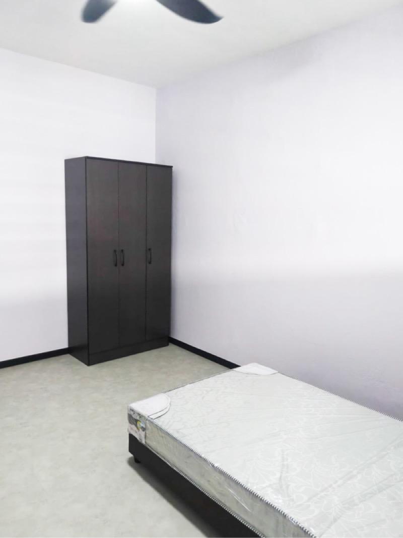 341 Jurong East Avenue 1 HDB Apartment Room Rental, $900, 1 Bed 1 Bath 1,614 sqft $0.56 psf