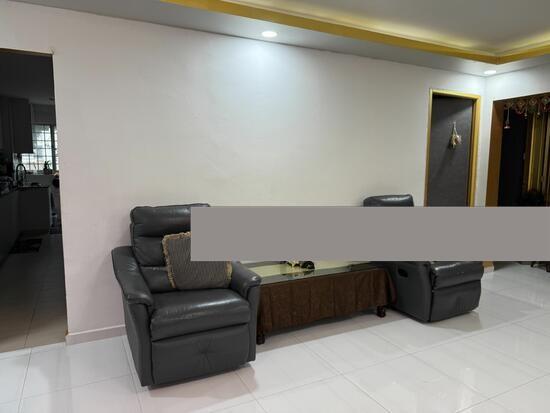 Prop-GPT: HDB Apartment: D27 Yishun 762 Yishun Street 72