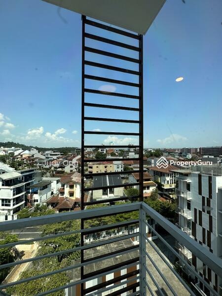 Prop-GPT: Condominium: D21  The Hillford