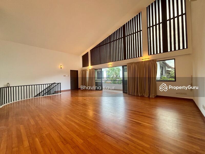 Bukit Timah Bungalow with Garden and Pool!
