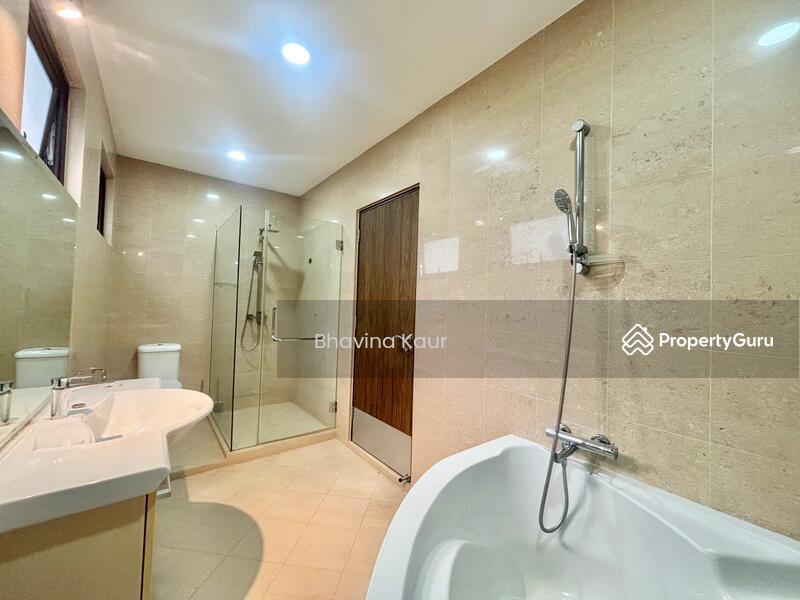 Bukit Timah Bungalow with Garden and Pool!