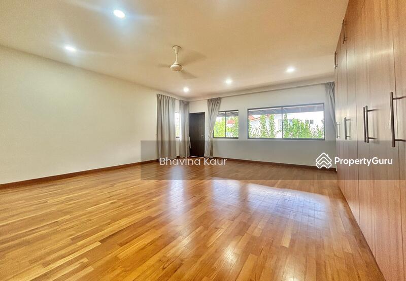 Bukit Timah Bungalow with Garden and Pool!