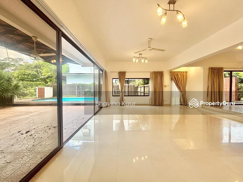 Bukit Timah Bungalow with Garden and Pool!