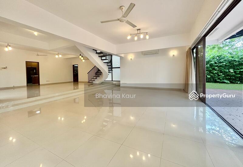 Bukit Timah Bungalow with Garden and Pool!