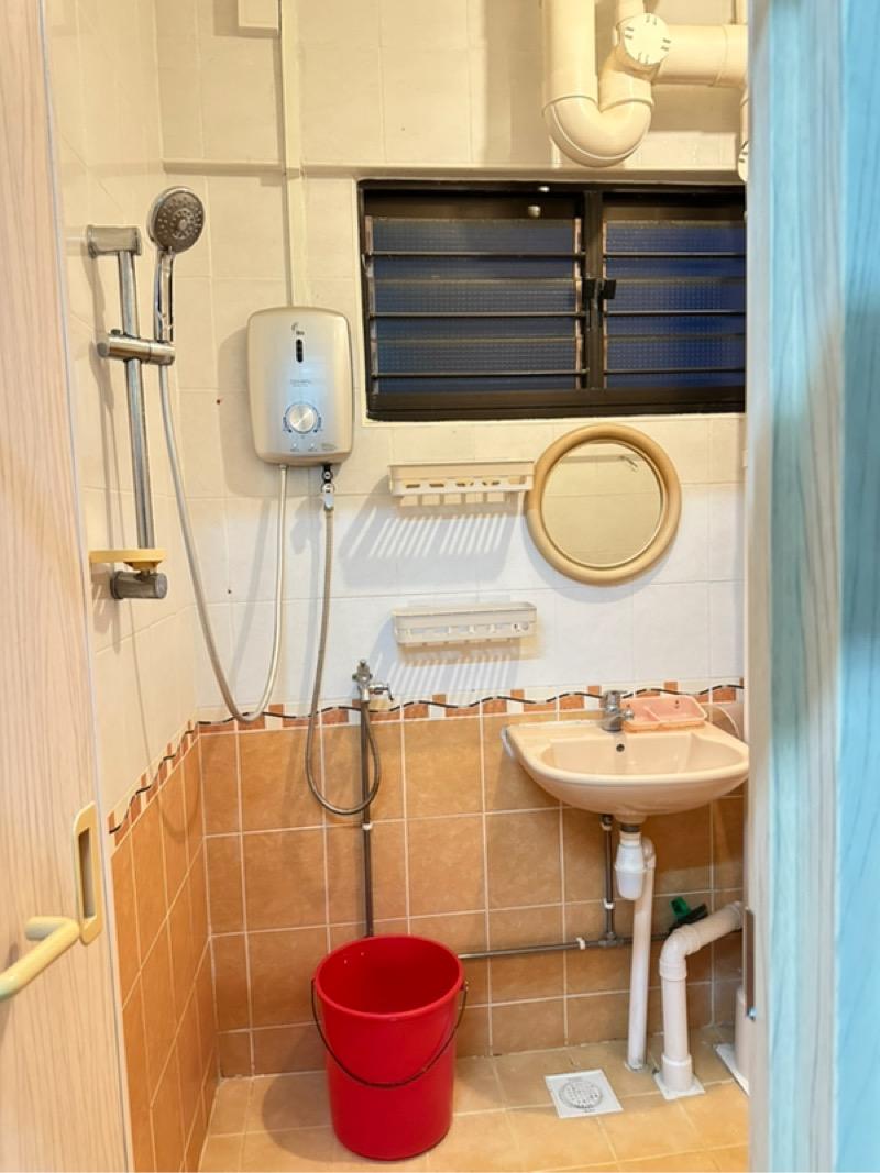 332 Jurong East Avenue 1 HDB Apartment Room Rental, $800, 1 Bed 1 Bath 1,280 sqft $0.63 psf