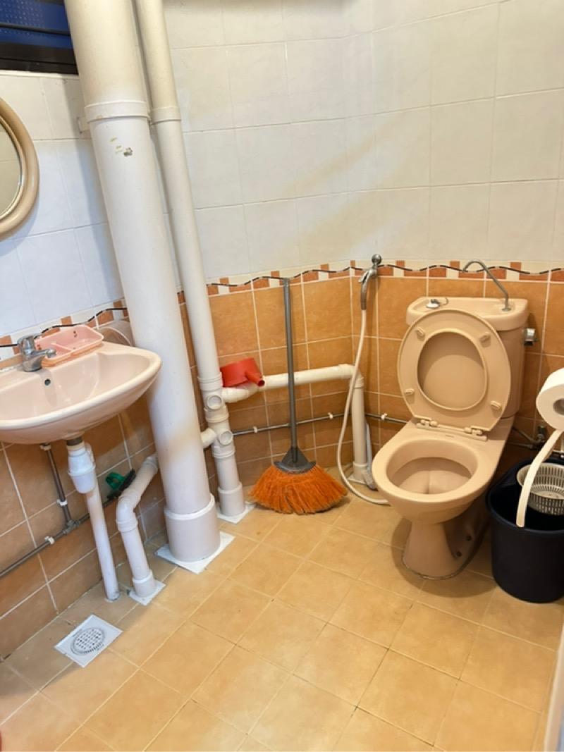 332 Jurong East Avenue 1 HDB Apartment Room Rental, $800, 1 Bed 1 Bath 1,280 sqft $0.63 psf