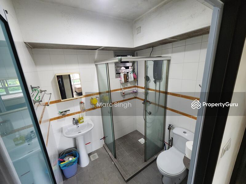 SPACIOUS Room for Rent Near Star Vista & Buona Vista MRT!