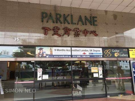 Corner Shop Parklane Shopping Mall for Rent