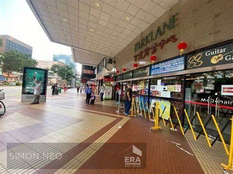 Corner Shop Parklane Shopping Mall for Rent