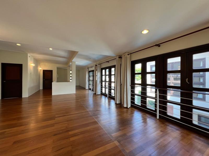 Woodgrove Estate Detached House For Rent, $18,000, 6 Bed 8 Bath 5,400 sqft $2.42 psf