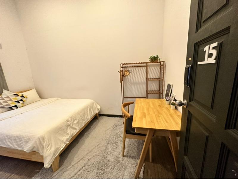 196 tembeling road Semi-Detached House Room Rental, $1,000, 1 Bed 1 Bath 120 sqft $8.33 psf