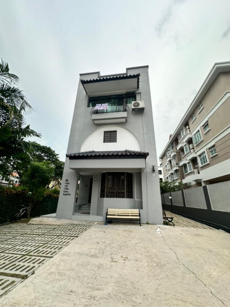 196 tembeling road Semi-Detached House Room Rental, $1,000, 1 Bed 1 Bath 120 sqft $8.33 psf