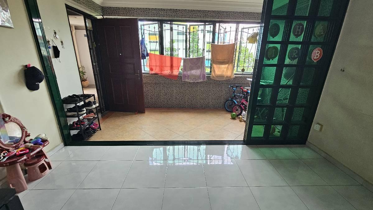161 Yishun Street 11 HDB Apartment For Rent, $3,500, 3 Bed 2 Bath 1,302 sqft $2.69 psf