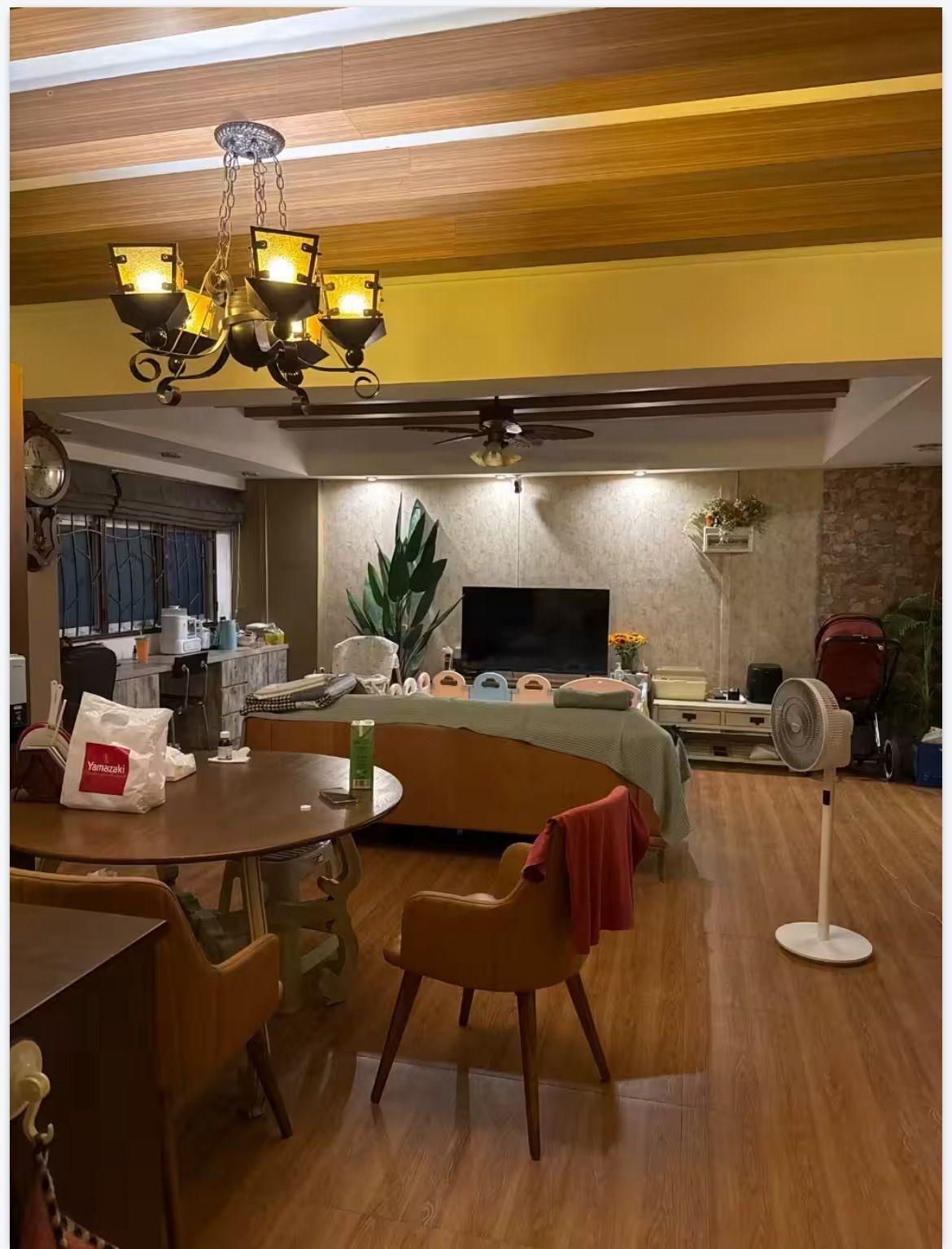 342 Tampines Street 33 HDB Apartment Room Rental, $1,000, 1 Bed 1 Bath 129 sqft $7.75 psf