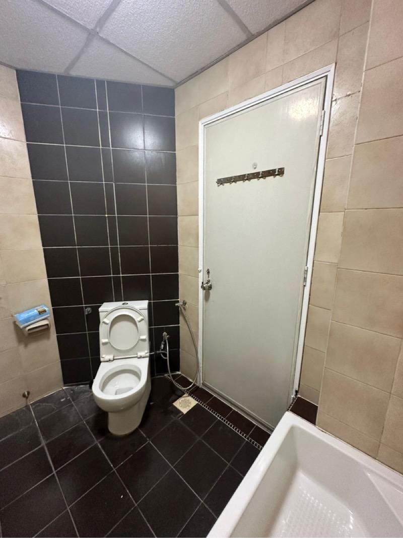 Boon Teck Towers Condominium Room Rental, $1,368, 1 Bed 1 Bath 180 sqft $7.60 psf