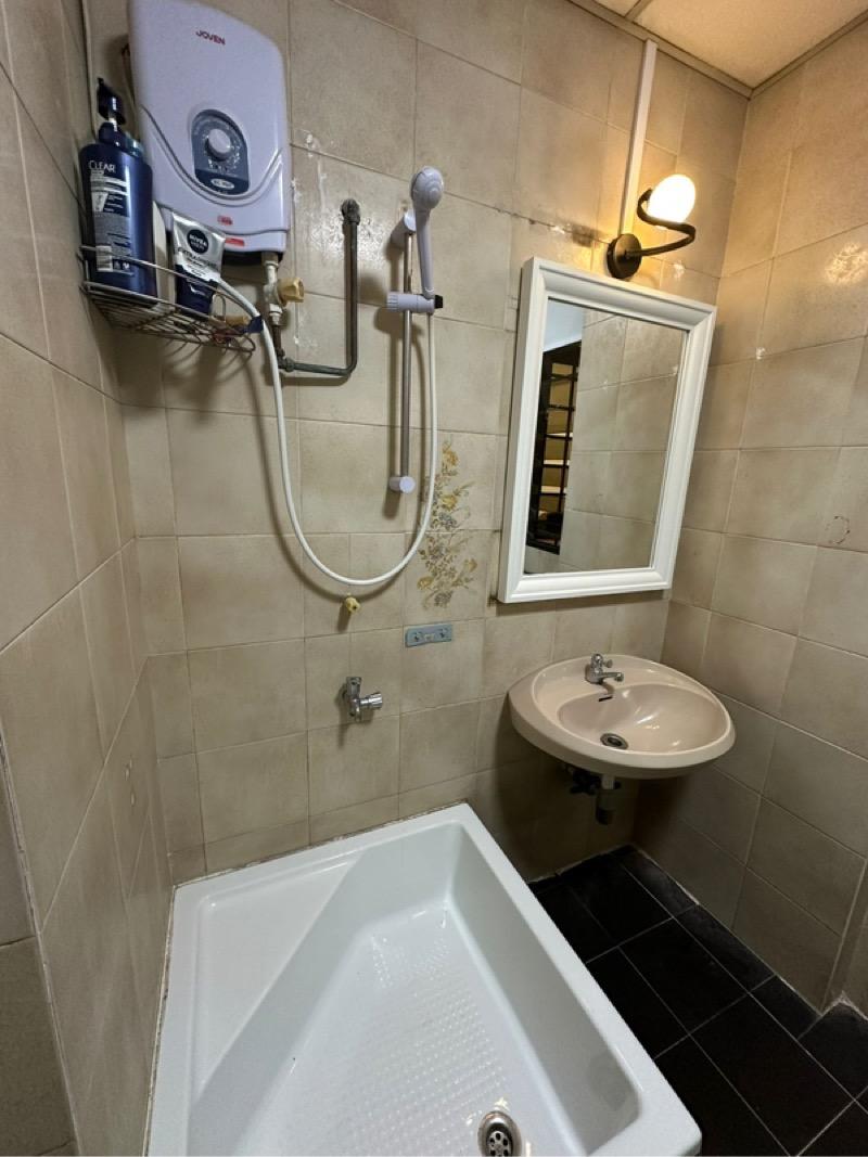 Boon Teck Towers Condominium Room Rental, $1,368, 1 Bed 1 Bath 180 sqft $7.60 psf