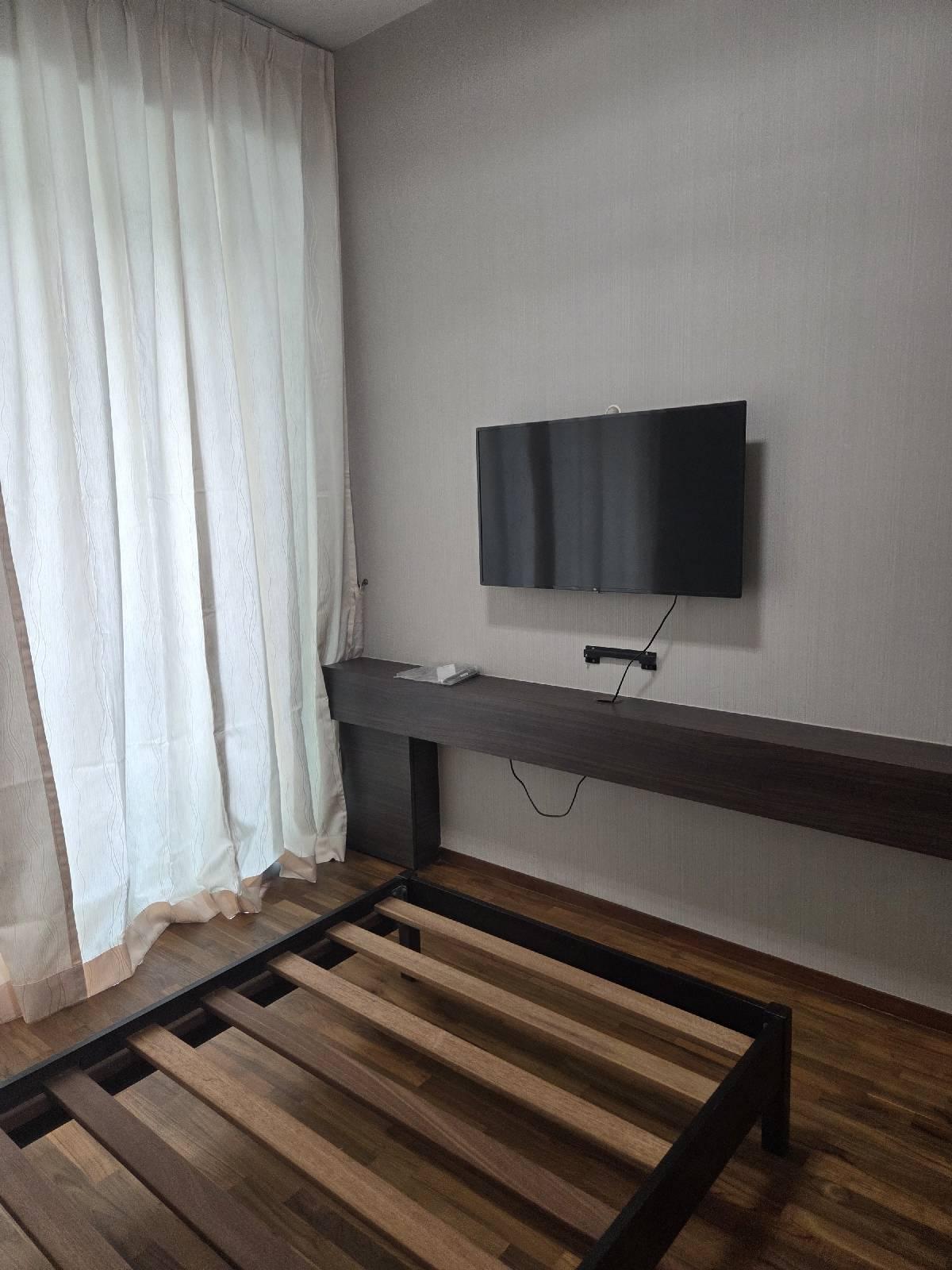 Botannia Condominium For Rent, $5,500, 3 Bed 3 Bath 1,270 sqft $4.33 psf
