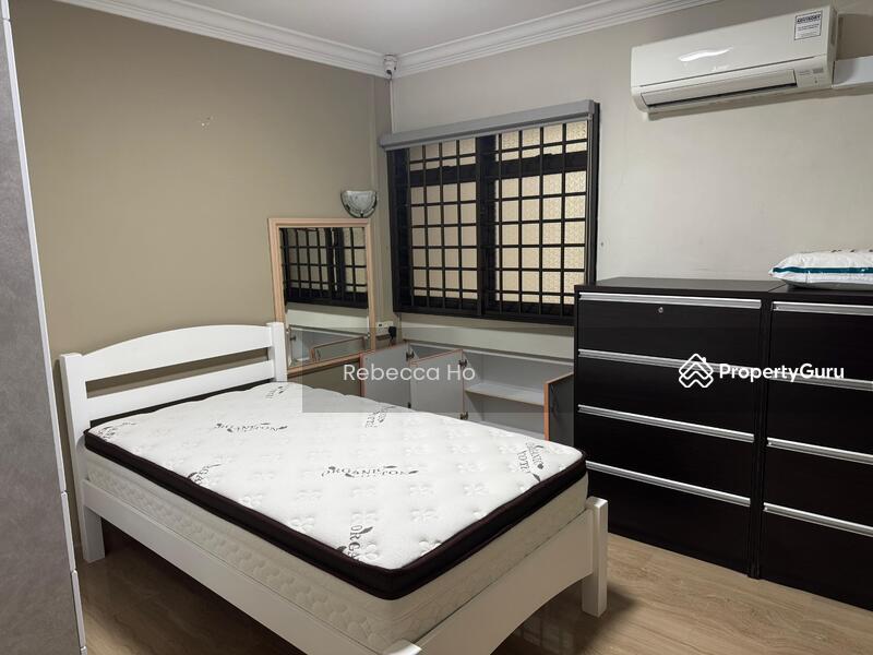 Prop-GPT: HDB Flat: D25 Woodlands 649 Woodlands Ring Road