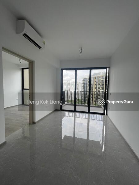 Prop-GPT: Condominium: D19 Sengkang Sengkang Grand Residences