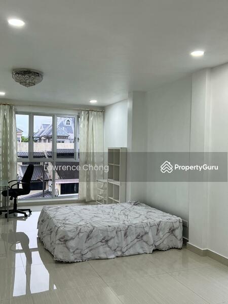 Detached House 9 bedrooms ensuite For Rent