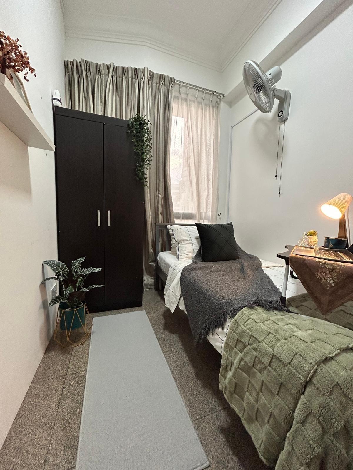 Eastpoint Green Condominium Room Rental, $1,000, 1 Bed 2 Bath 1,000 sqft $1.00 psf