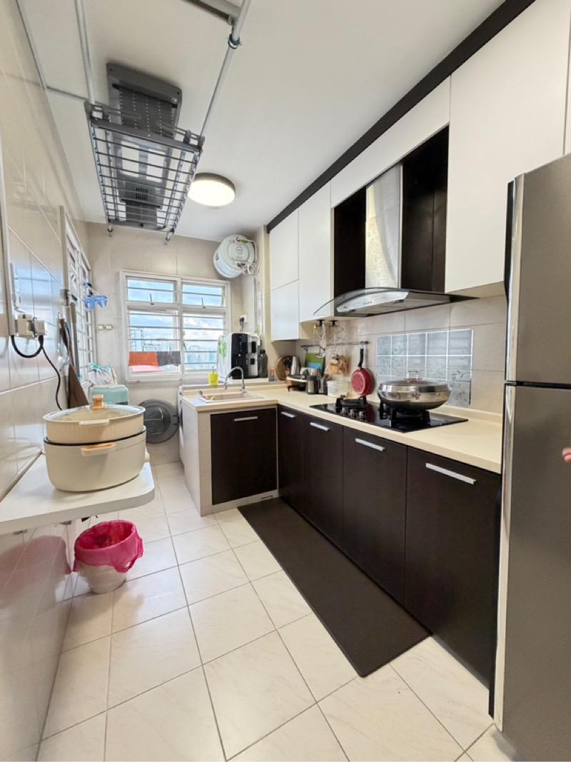 466B Spring Lodge HDB Apartment Room Rental, $800, 1 Bed 1 Bath 118 sqft $6.78 psf