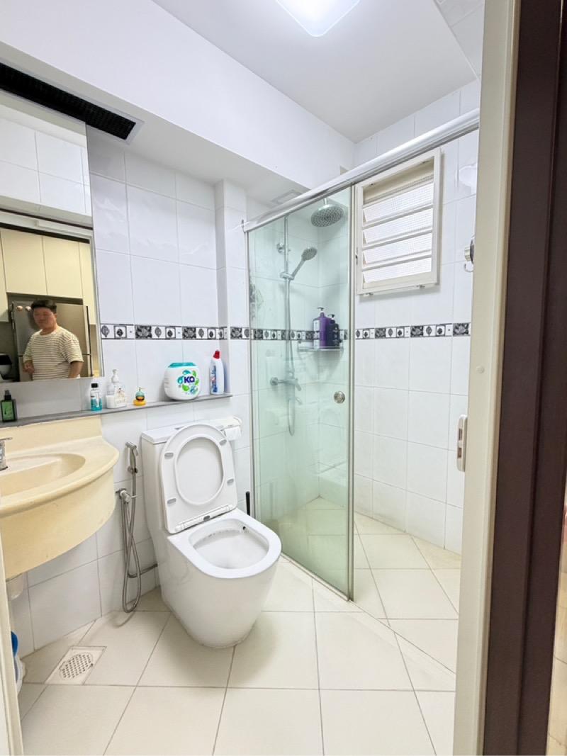 466B Spring Lodge HDB Apartment Room Rental, $800, 1 Bed 1 Bath 118 sqft $6.78 psf