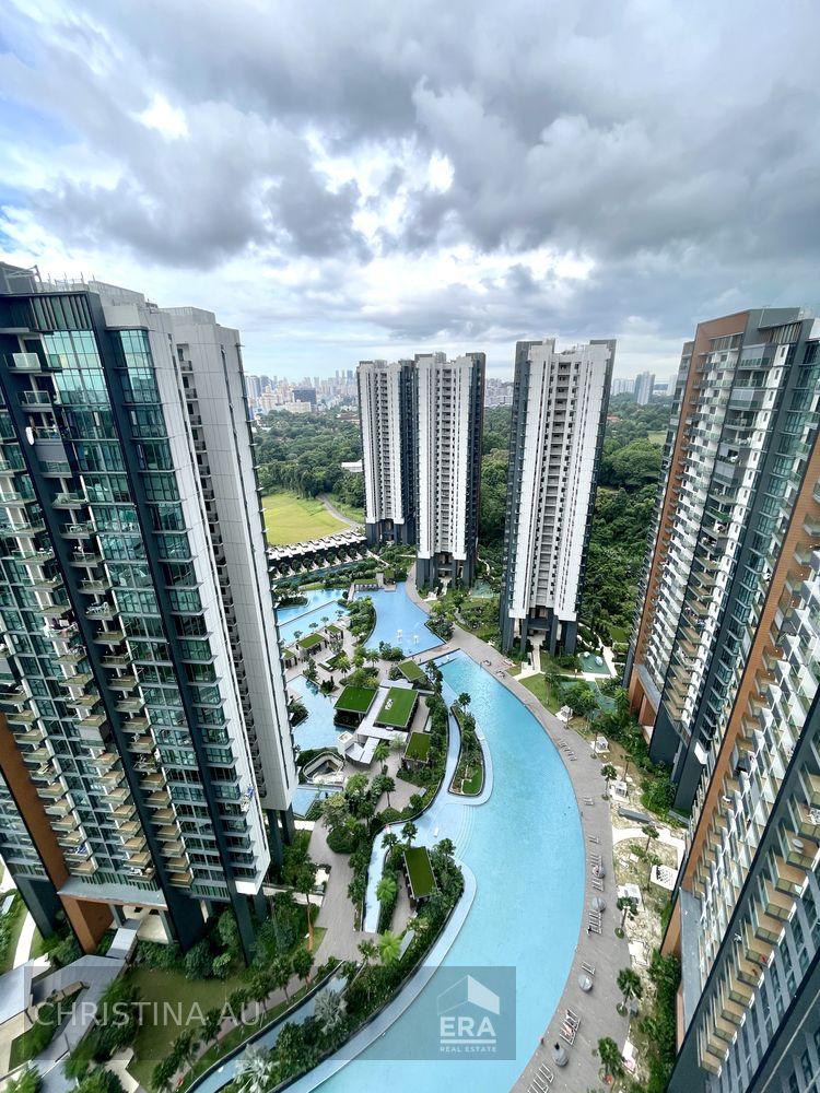 Very High Floor Splendid Poolviews!
